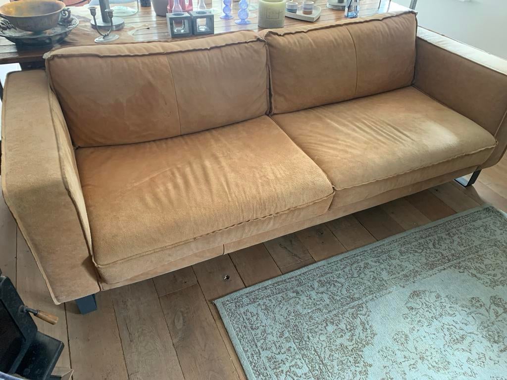 Bruine leren bank met stalen poten, Ophalen, Gebruikt, Tweepersoons, Rechte bank