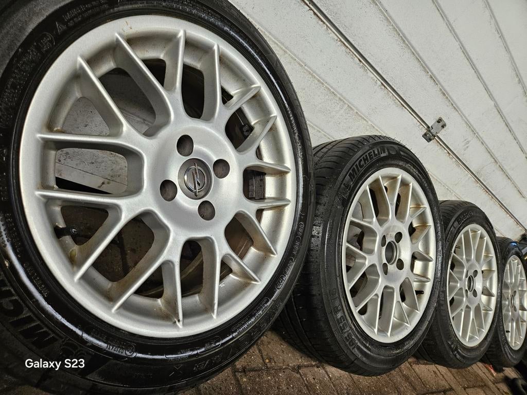 16 inch 4x100 Opel corsa Renault Clio Mini Cooper velgen, Auto-onderdelen, 19 inch, Gebruikt, Banden en Velgen, Ophalen of Verzenden