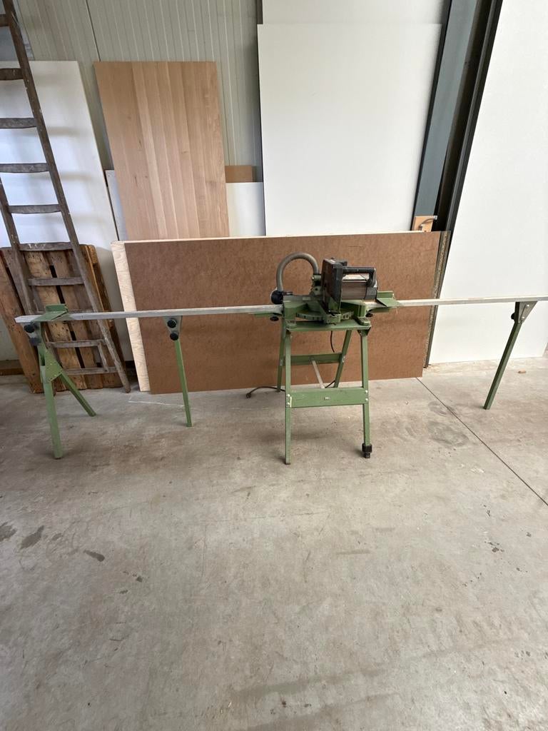 Robuuste afkortzaag met onderstel - Perfect voor houtbewerki, Doe-het-zelf en Verbouw, Gereedschap | Zaagmachines, Ophalen, Gebruikt