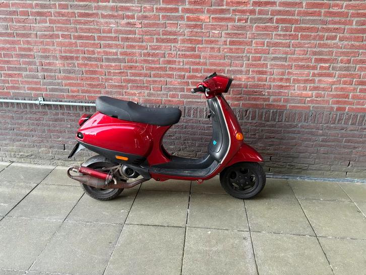 Piaggio Vespa et2, Fietsen en Brommers, Scooters | Vespa, Zo goed als nieuw, Overige modellen, Benzine, Ophalen
