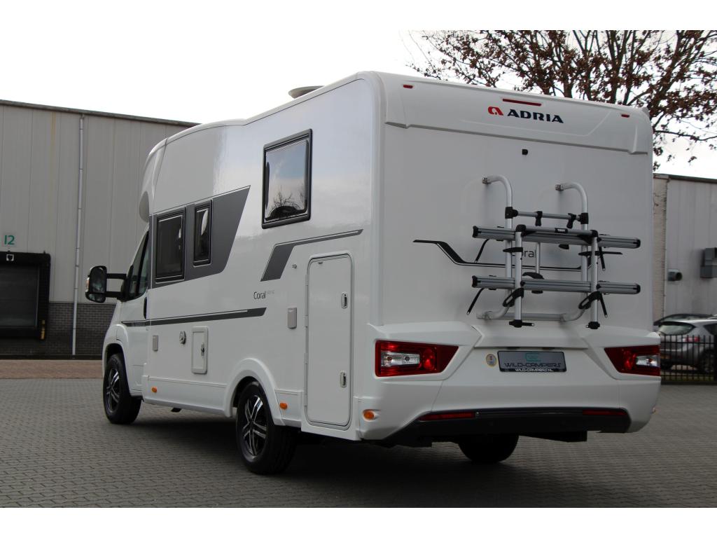 Adria Coral 600 SC - 200PK EURO6 - QUEENSBED - NAVI / CAMERA, Hordeur, Ringverwarming, 7 tot 8 meter, Bedrijf