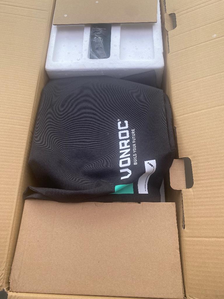 TELESCOPISCHE WAND/ PLAFONDSCHUURMACHINE INCL.STOFOPVANGZAK, Ophalen, Nieuw, 600 tot 1200 watt, Vlakschuurmachine