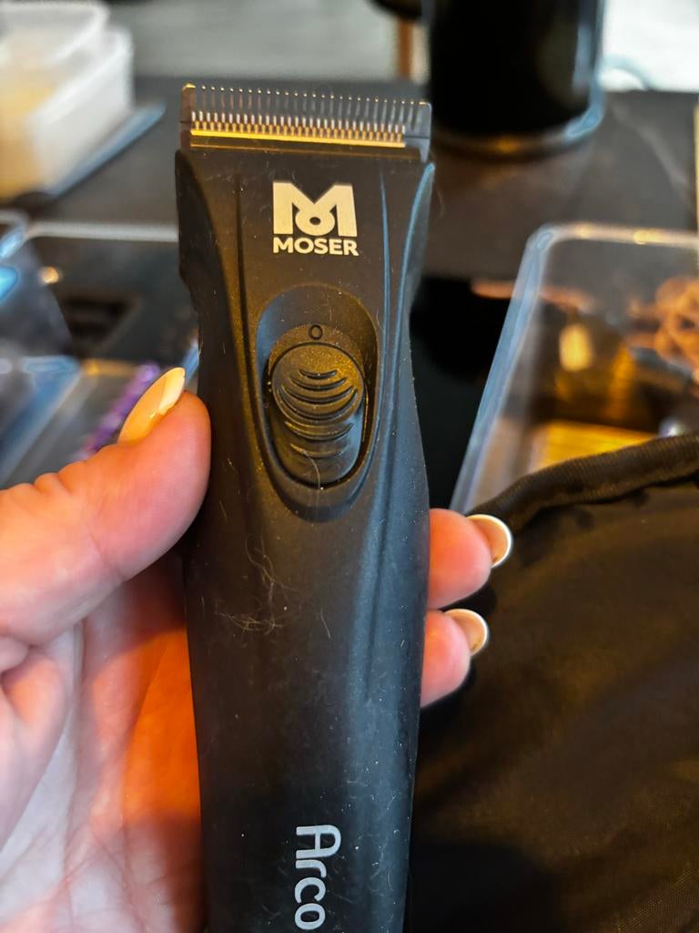 Moser Arco tondeuse + 2 batterijen – werkt perfect, Ophalen of Verzenden, Zo goed als nieuw