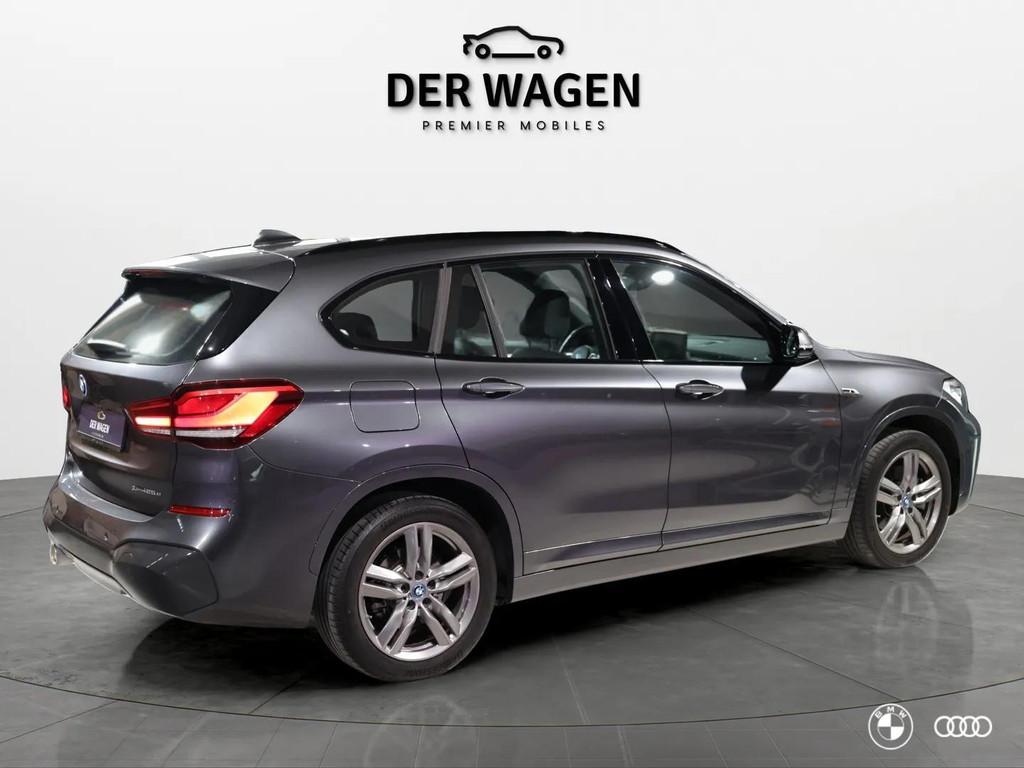 BMW X1 xDr25e M SPORT / HEADUP / HIFI / TREKHAAK / 18", Auto's, BMW, Overige kleuren, Met garantie (alle), Leder en Stof, 59 km/l