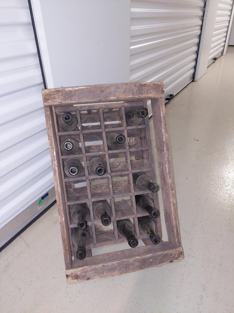 Vintage bierkrat uit 1953 met flessen - decoratie, Antiek en Kunst, Ophalen of Verzenden