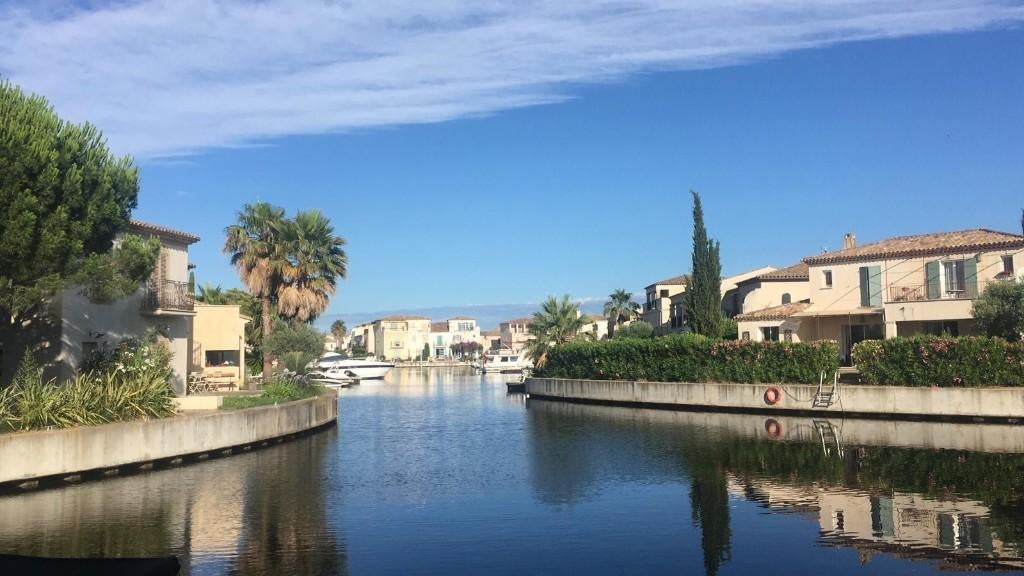 Marina woning zuid Frankrijk, Huizen en Kamers, Huizen te koop, 94 m², Aigues Mortes, Tussenwoning, 4 kamers