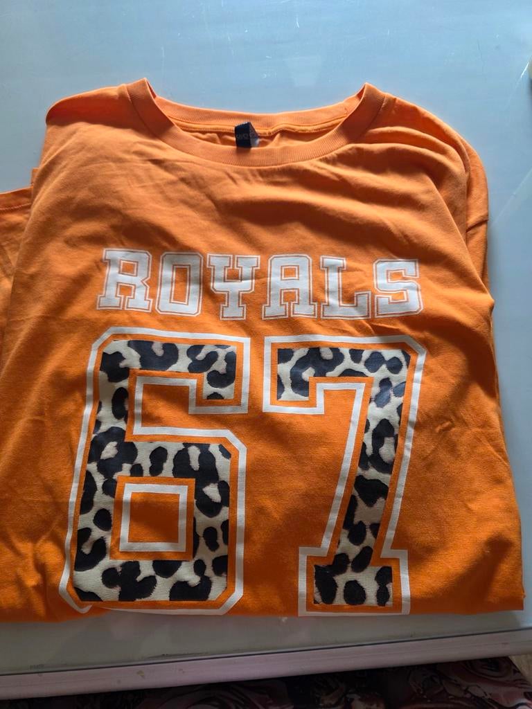 Nieuw  Oranje t-shirt  €5, Kleding | Dames, Huispakken, Ophalen, Nieuw, Oranje