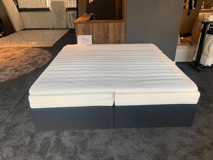 SHOWROOM OPRUIMING! Bedden, balie, vloerkleden, lampen, Huis en Inrichting, Slaapkamer | Bedden, Nieuw, Tweepersoons, 100 cm, 210 cm