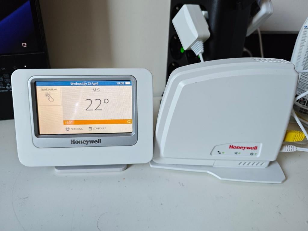 Honeywell Evohome thermostaat+internet gateway(compleet set), Ophalen of Verzenden, Slimme thermostaat, Zo goed als nieuw