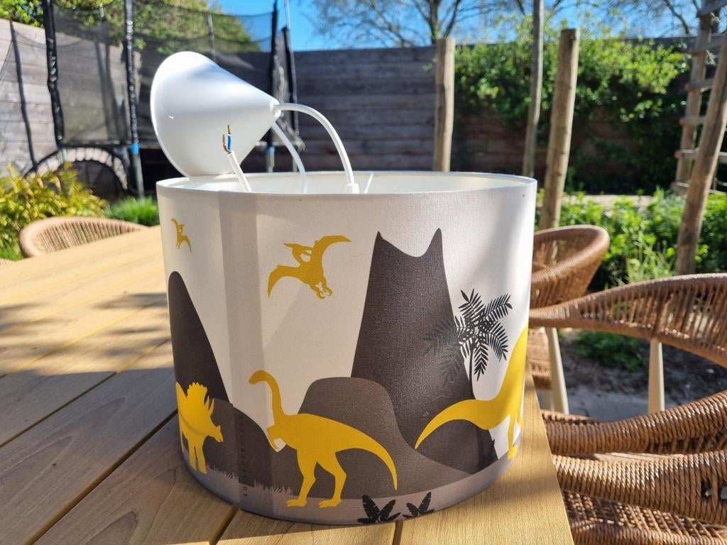 Lampenkap met dino afbeeldingen - Zo goed als nieuw, Ophalen, 25 tot 50 cm, Kinderkamer, Dino, Rond