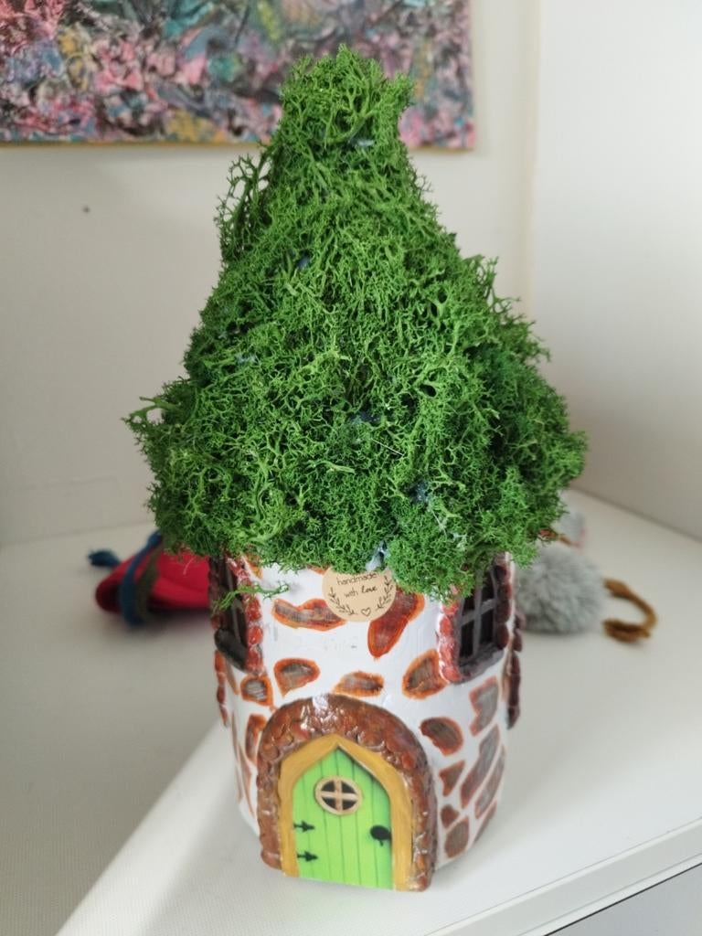 Schattige Kandelaar Huisje met Mos, Groen, Kunststof, Ophalen of Verzenden, Zo goed als nieuw