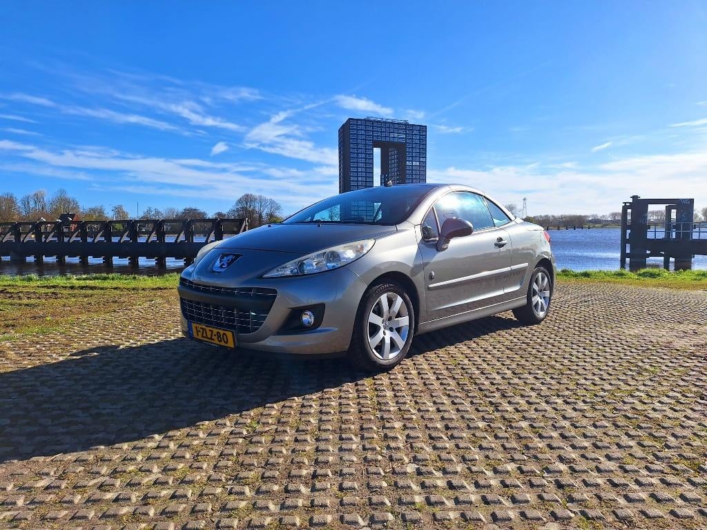 Peugeot 207 1.6 16V CC 110KW 2009 Grijs, 4 cilinders, 4 stoelen, Handgeschakeld, Euro 4