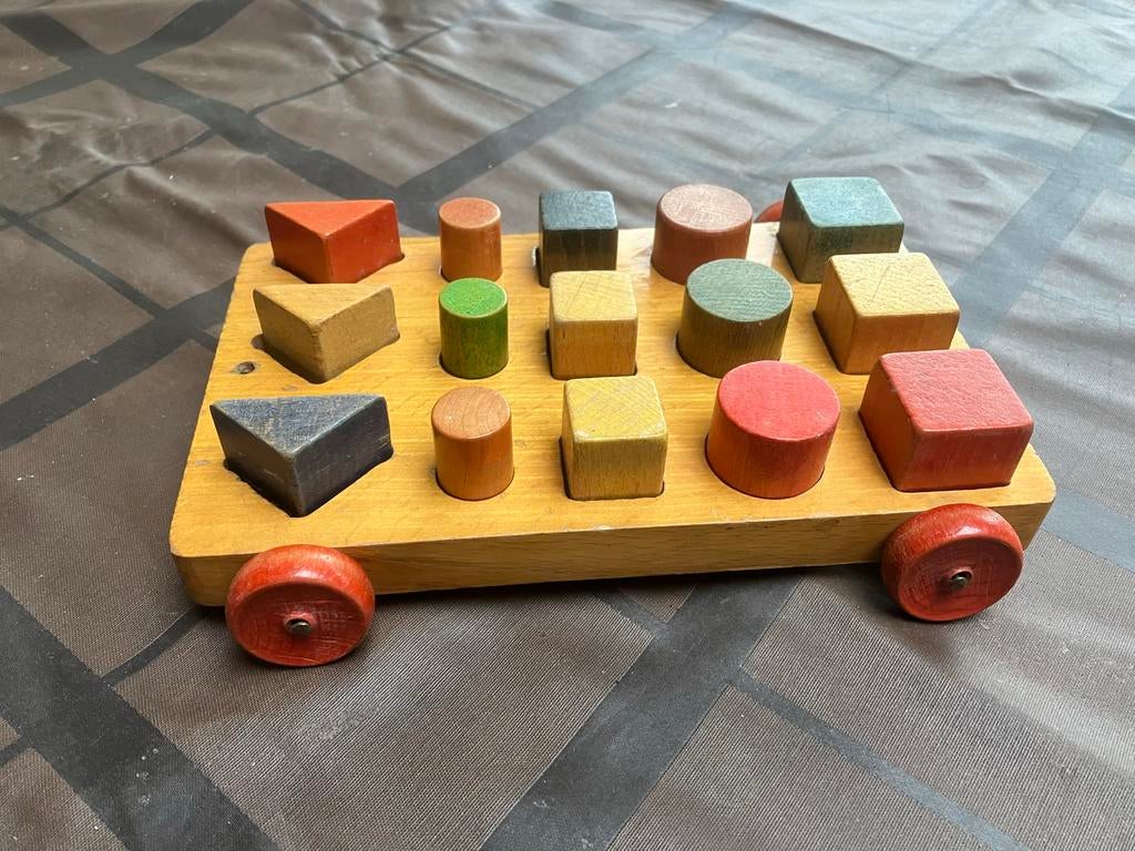 Nooitgedagt Houten Vormenstoof op Wielen - Vintage Speelgoed, Ophalen of Verzenden, Gebruikt, Duw- of Trekspeelgoed