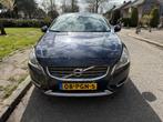 Volvo V60 T4 180pk Start/stop 2011 Blauw, Auto's, Voorwielaandrijving, 4 cilinders, Origineel Nederlands, Grijs