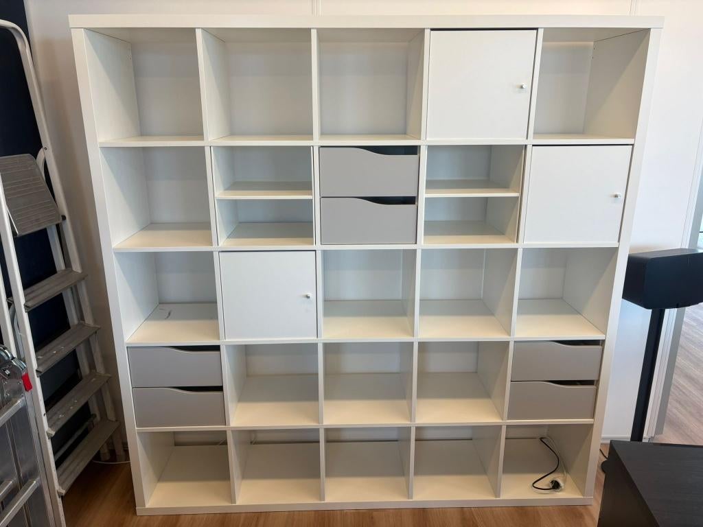 Kallax kast 182CM x 182 CM, Huis en Inrichting, Kasten | Boekenkasten, Ophalen, Gebruikt, Met deur(en), 150 tot 200 cm