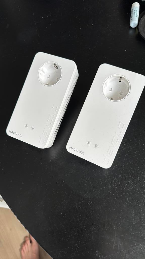 2x Devolo magic wifi 1 powerline adapters, Ophalen, Zo goed als nieuw