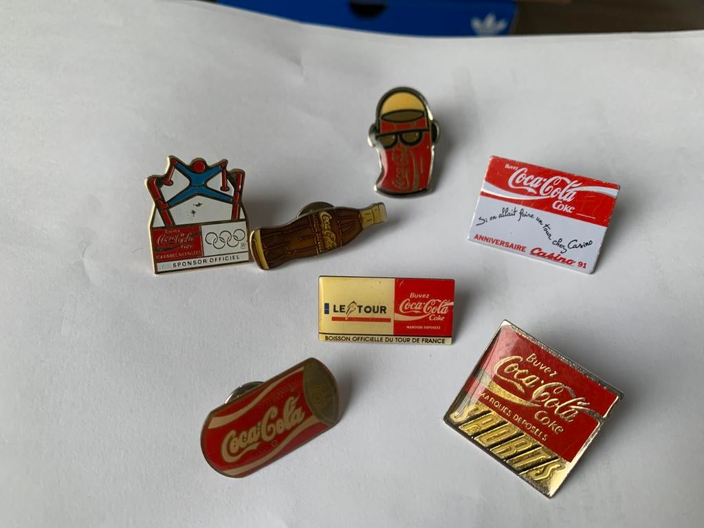 7x Coca cola pins, Verzamelen, Speldjes, Pins en Buttons, Ophalen of Verzenden, Merk