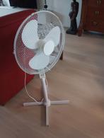 Ventilator op statief, 3 snelheden en zwenk functie 180 gr., Ophalen, Zo goed als nieuw, Statiefventilator