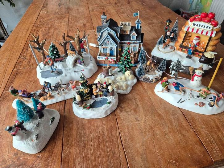 Diverse Lemax kersthuisjes en figuren, Diversen, Kerst, Gebruikt, Ophalen