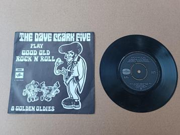 Single: The Dave Clark Five - Play Good Old Rock N Roll     beschikbaar voor biedingen