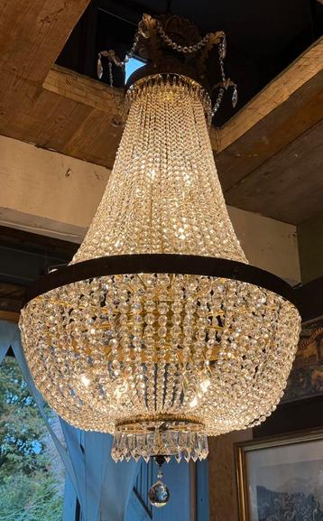 Zeer imposante kristallen  kroonluchter beschikbaar voor biedingen