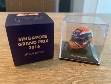Helm Max Verstappen Singapore 2016