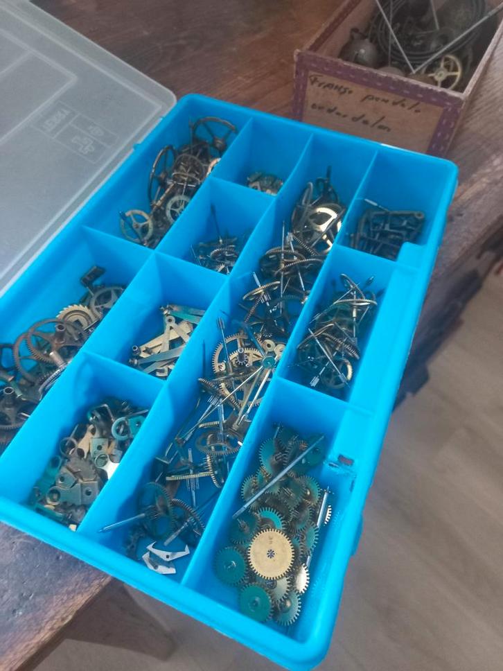 Vintage klok -onderdelen - Diverse tandwielen en meer, Antiek en Kunst, Antiek | Klokken, Ophalen of Verzenden