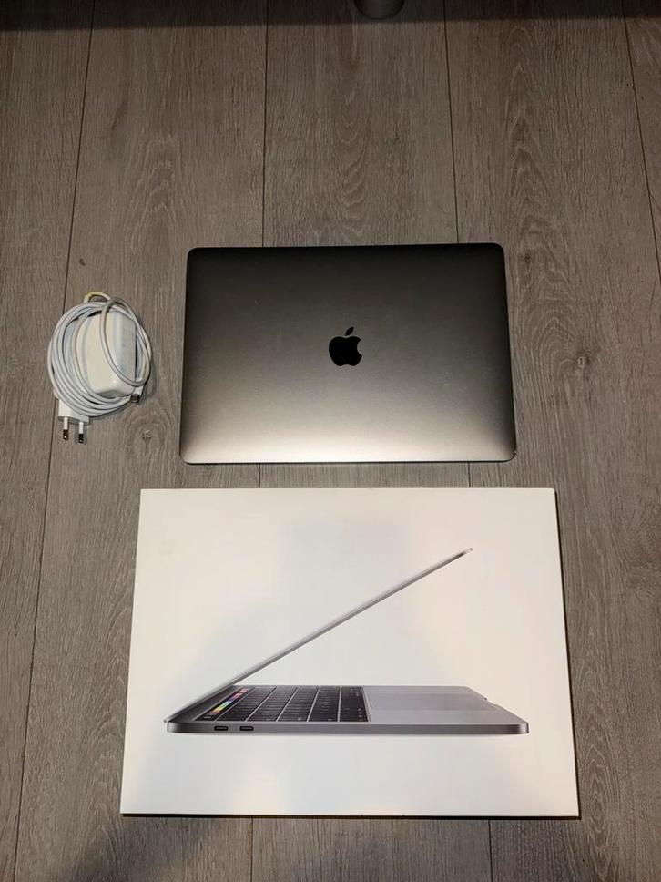 Apple MacBook Pro, Computers en Software, Windows Laptops, Zo goed als nieuw, 13 inch, SSD, Minder dan 2 Ghz, 8 GB, Ophalen
