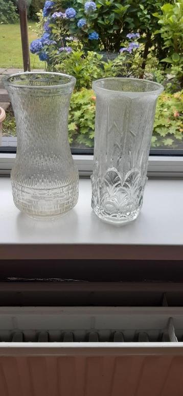 Set van 2 glazen vazen beschikbaar voor biedingen