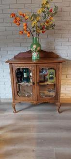 Drankenkast met geslepen glas, Ophalen