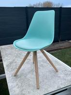 Nette kunststof kuipstoel met houten poten, Ophalen, Kunststof, Overige kleuren, Zo goed als nieuw