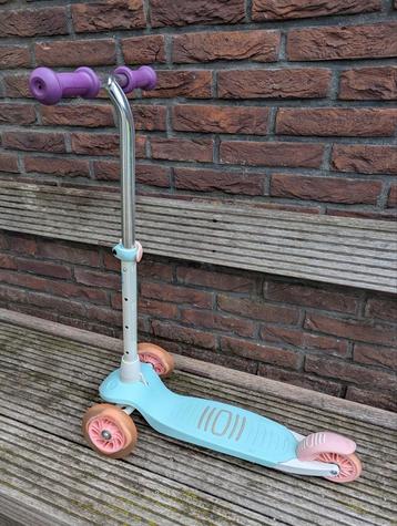 Driewielstep Oxelo (Decathlon) voor kind met lichtjes  beschikbaar voor biedingen
