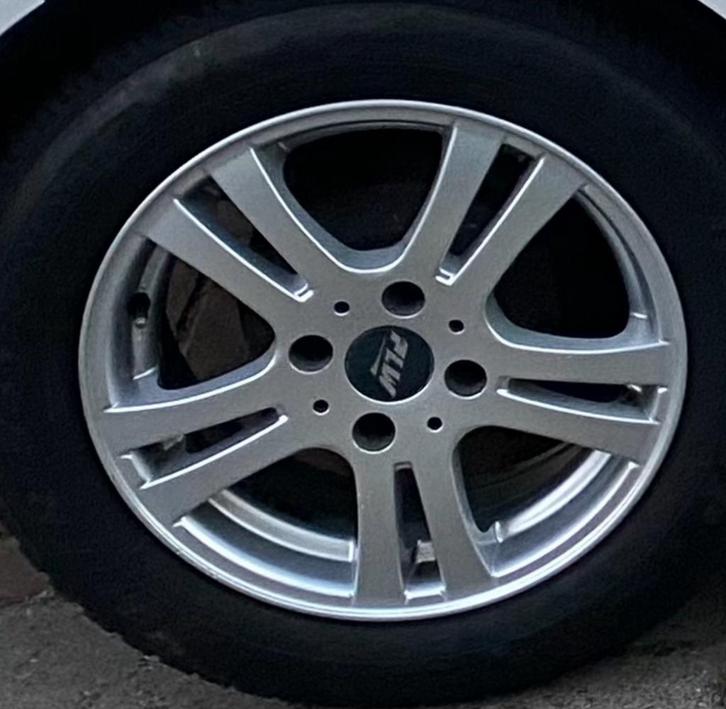 Winterbanden op lichtmetalen velgen 4x108 Peugeot, Auto-onderdelen, Banden en Velgen, Banden en Velgen, Winterbanden, 15 inch