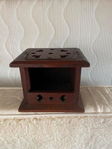 Houten Stoof - Decoratief Woonaccessoire beschikbaar voor biedingen