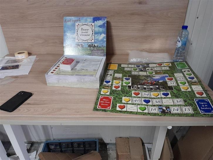 boer zoekt vrouw - s1996, Hobby en Vrije tijd, Gezelschapsspellen | Bordspellen, Zo goed als nieuw, Ophalen of Verzenden