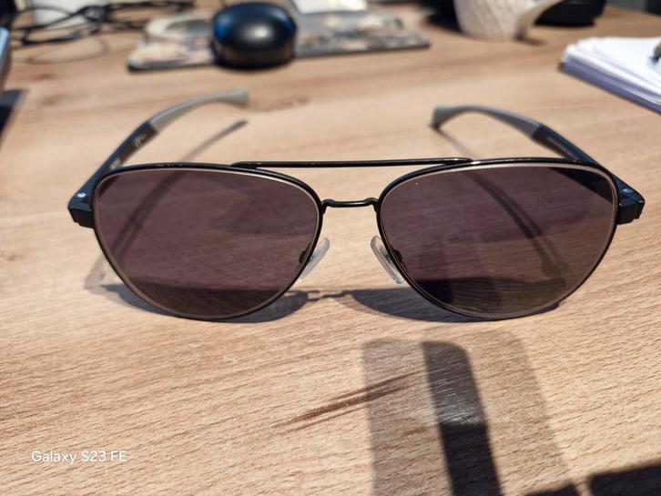 Hugo Boss Zonnebril - Krasvrij!, Sieraden, Tassen en Uiterlijk, Zonnebrillen en Brillen | Dames, Zo goed als nieuw, Zonnebril
