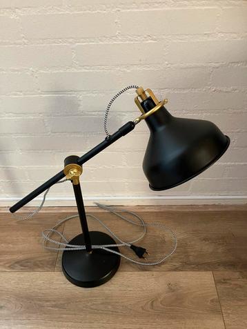 Buro lamp beschikbaar voor biedingen