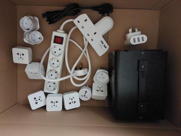 Set of Plug Adapters to UK & Step Down Converter beschikbaar voor biedingen