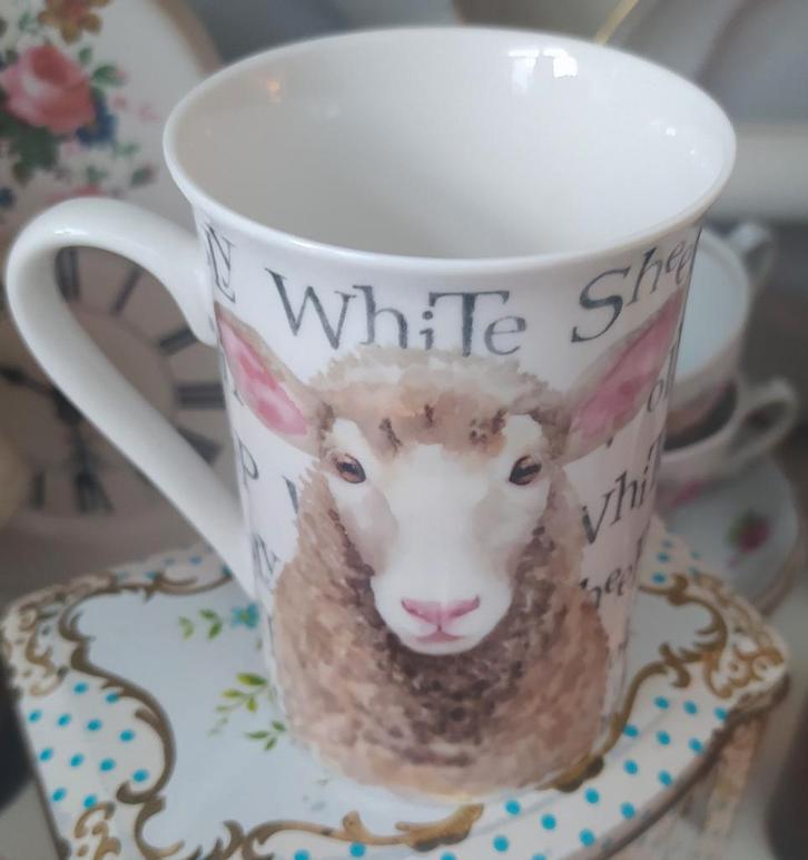 Engelse mok White sheep/Leonardo Collection, Antiek en Kunst, Curiosa en Brocante, Ophalen of Verzenden