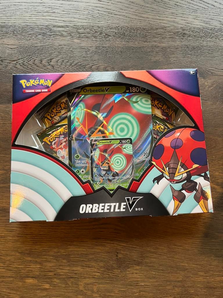 Orbeetle V collection box., Hobby en Vrije tijd, Verzamelkaartspellen | Pokémon, Ophalen of Verzenden, Zo goed als nieuw