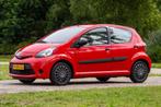 Toyota Aygo 1.0 VVT-i Now 1e Eigenaar 33.790 km +NAP, Euro 5, Stof, Gebruikt, 4 stoelen