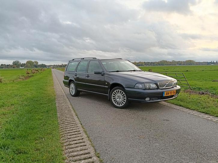 Volvo V70 2.5 1999 Grijs, Auto's, Volvo, Particulier, V70, ABS, Airbags, Airconditioning, Alarm, Bluetooth, Centrale vergrendeling