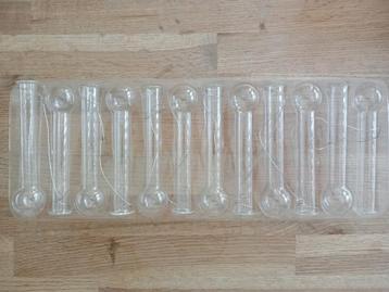 2 sets van 12 hangflesjes beschikbaar voor biedingen