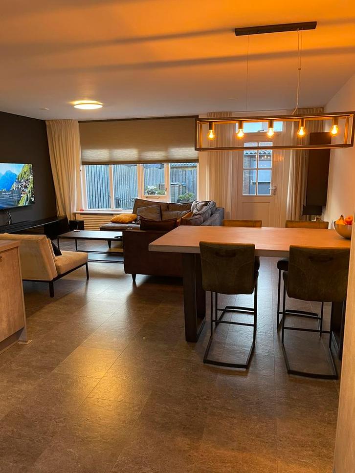 Eetkamer set met barkrukken en hanglamp, Huis en Inrichting, Tafels | Eettafels, Zo goed als nieuw, 50 tot 100 cm, 150 tot 200 cm