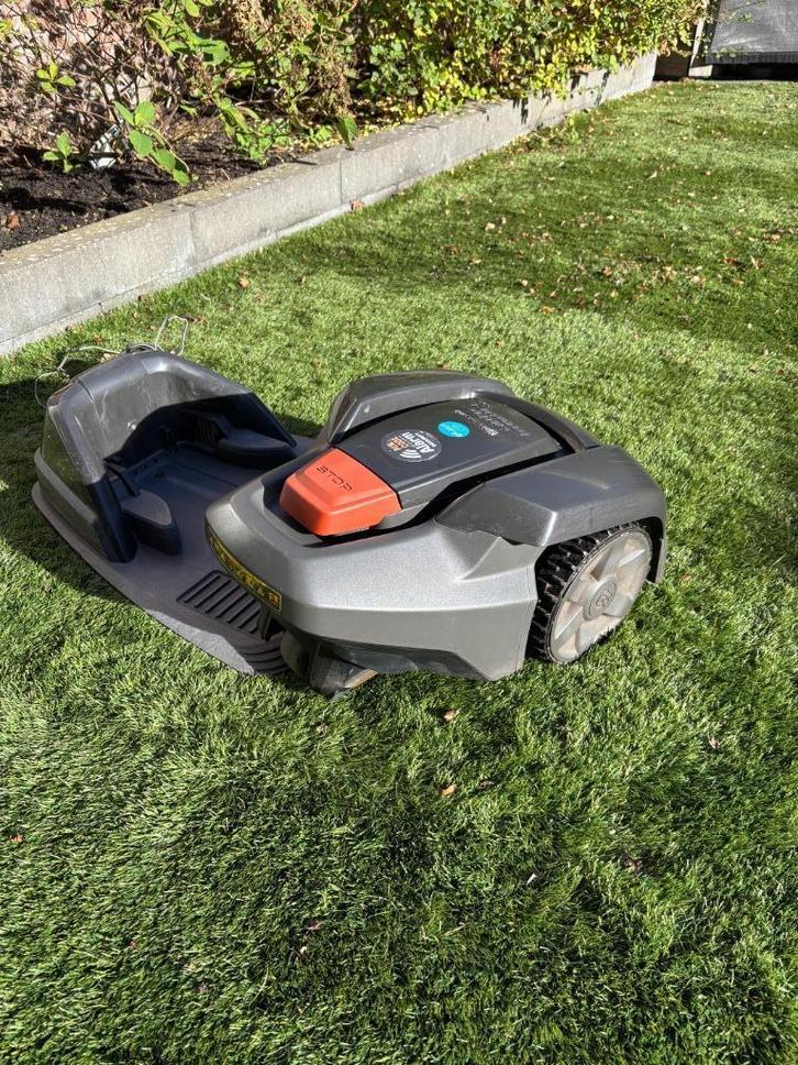 Husqvarna Automower 305 TOP aanbieding! 500m2 werkterrein, Tuin en Terras, Robotmaaiers, Gebruikt, Minder dan 20 cm, Ophalen