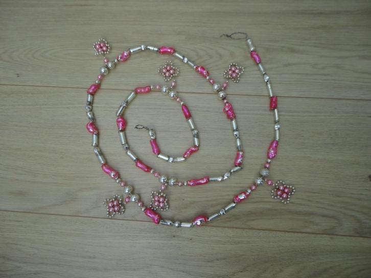 Mooie aparte oude glazen Kerst kralenketting zilver met rose, Diversen, Kerst, Gebruikt, Ophalen of Verzenden