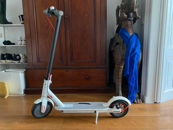Xiaomi M365 White Electric Scooter - Electrische Step, Fietsen en Brommers, Steps, Gebruikt, Elektrische step (E-scooter), Ophalen