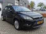 Ford Focus 5deurs 1.6 Comfort Airco LM Parkeersens. Trekhaak, 4 cilinders, 620 kg, Zwart, Origineel Nederlands