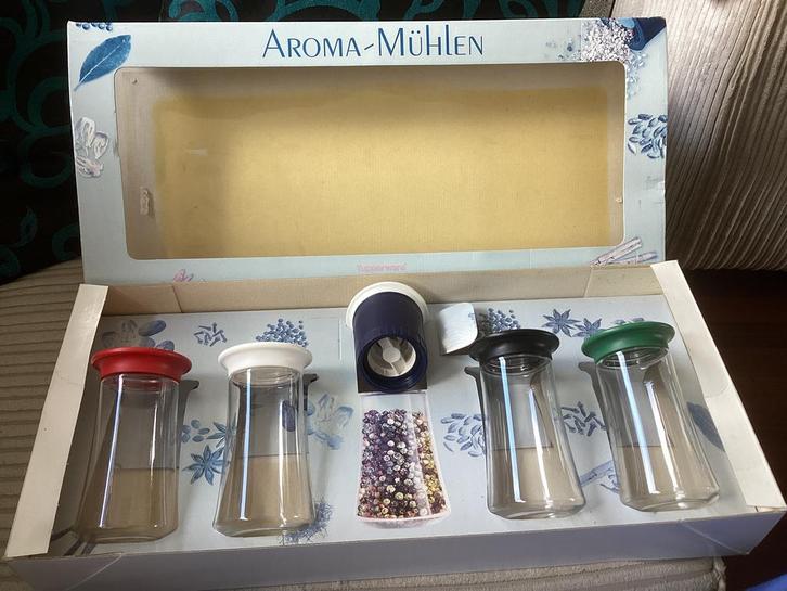 Vintage Tupperware kruiden potjes met zout/pepermolen,nieuw., Huis en Inrichting, Keuken | Tupperware, Nieuw, Overige typen, Ophalen of Verzenden