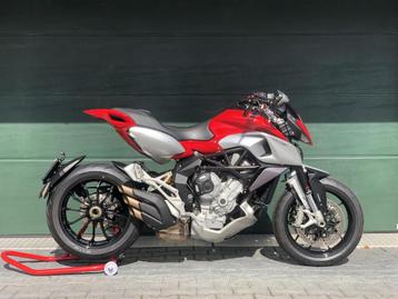MV AGUSTA STRADALE/RIVALE 800 ABS/EAS/TC 2.0 - 13.041 km beschikbaar voor biedingen